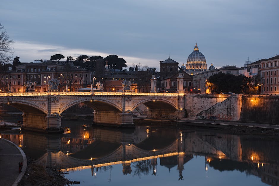 Italien Weihnachten Geschenke bringen