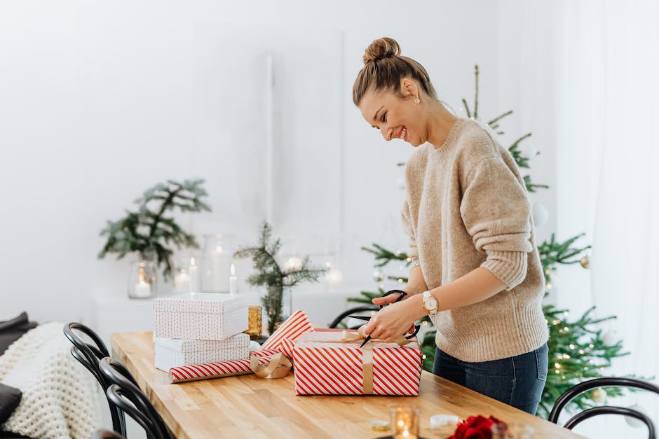 Verpacken von Socken als Geschenk